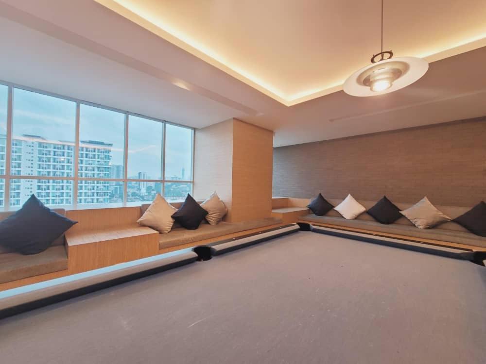 Pillows Verve Old Klang Road Apartment
